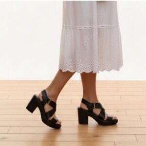 Born Stacked Heels Sandals Size 11 Black Leather